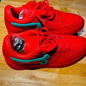 Nike gf-01 color orange. New no tags